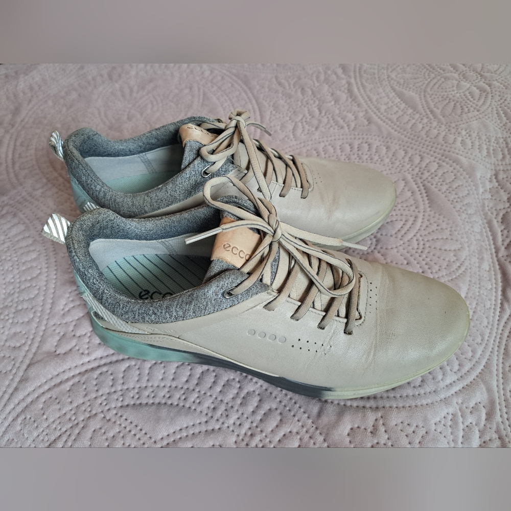 Women's Ecco Golf shoes size 39 (8.5)